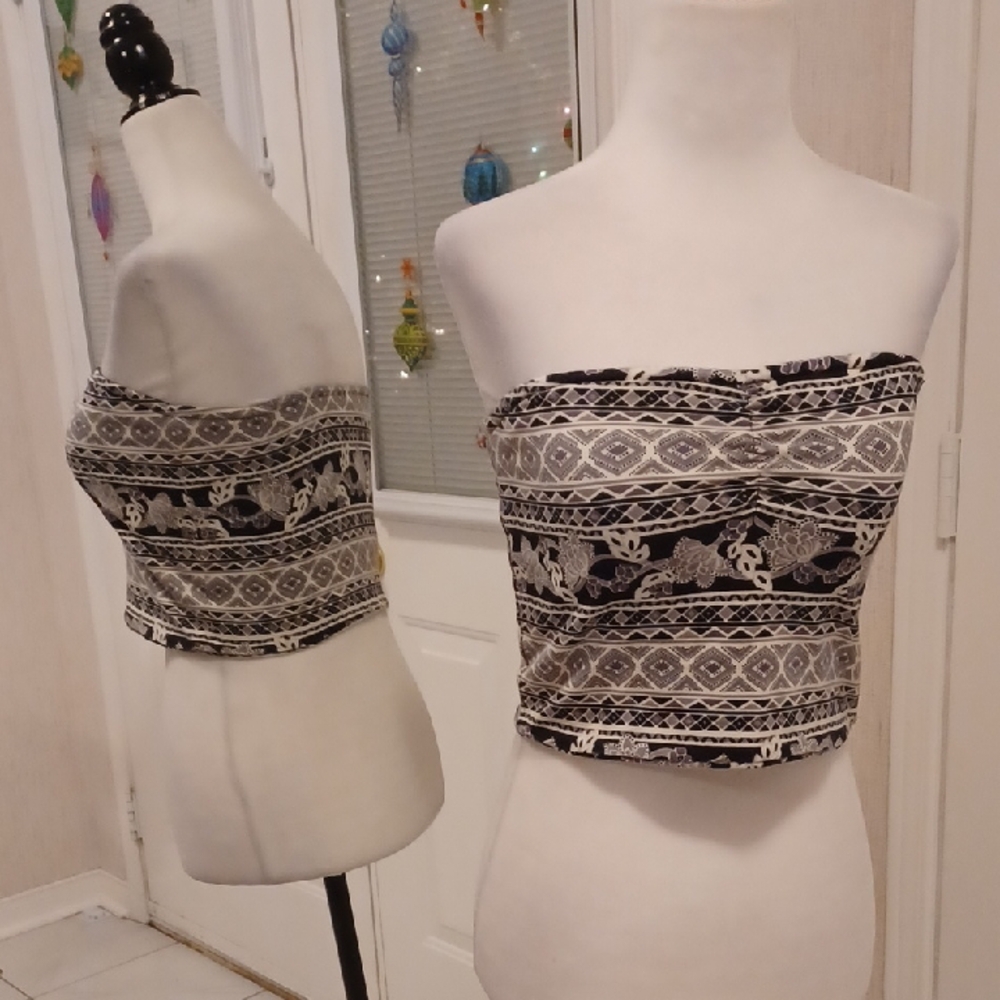 4/$60 Trendy Black and White Strapless Tube Top - Size Medium